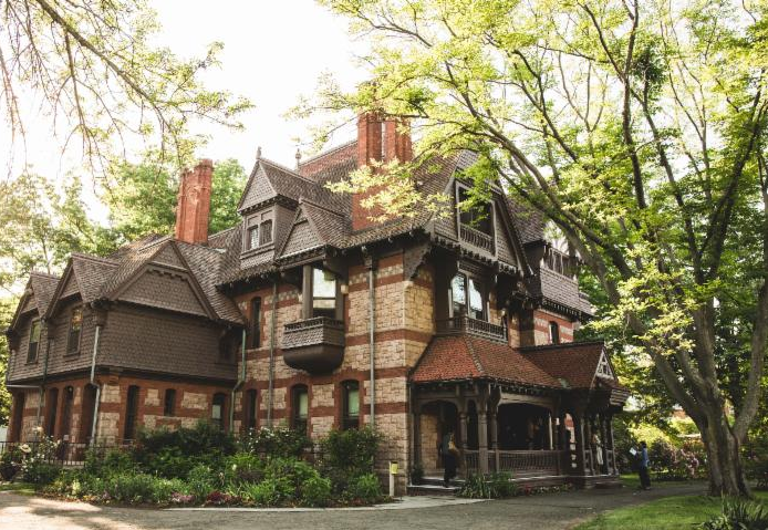 Day House
