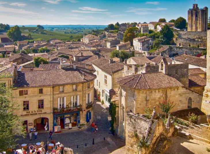 St Emilion - Bordeaux - Photo by Michael Klauber