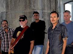 http://www.hottakeoutband.com/index/
