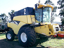 USED EQUIPMENT FOR SALE (DUBBO)! New HollandÂ® CR960 Header