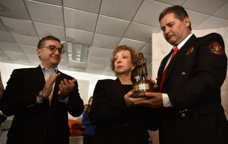 Entregan reconocimiento a familia de Braulio Cárdenas Cantú Entregan reconocimiento a familia de Braulio Cárdenas Cantú