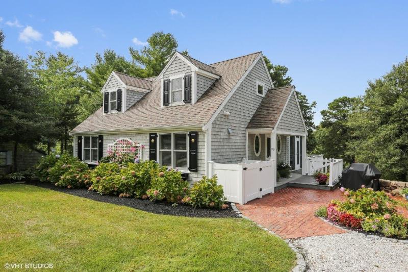 Kinlin Grover Open Houses Mid Cape week ending November 4th, 2016