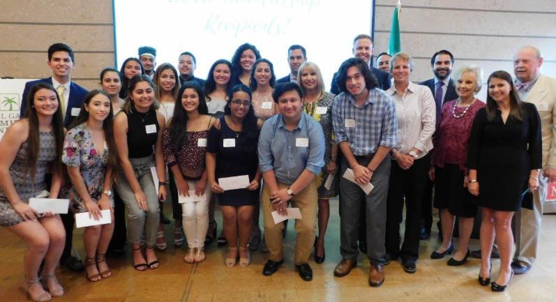 Becados por Community Foundation