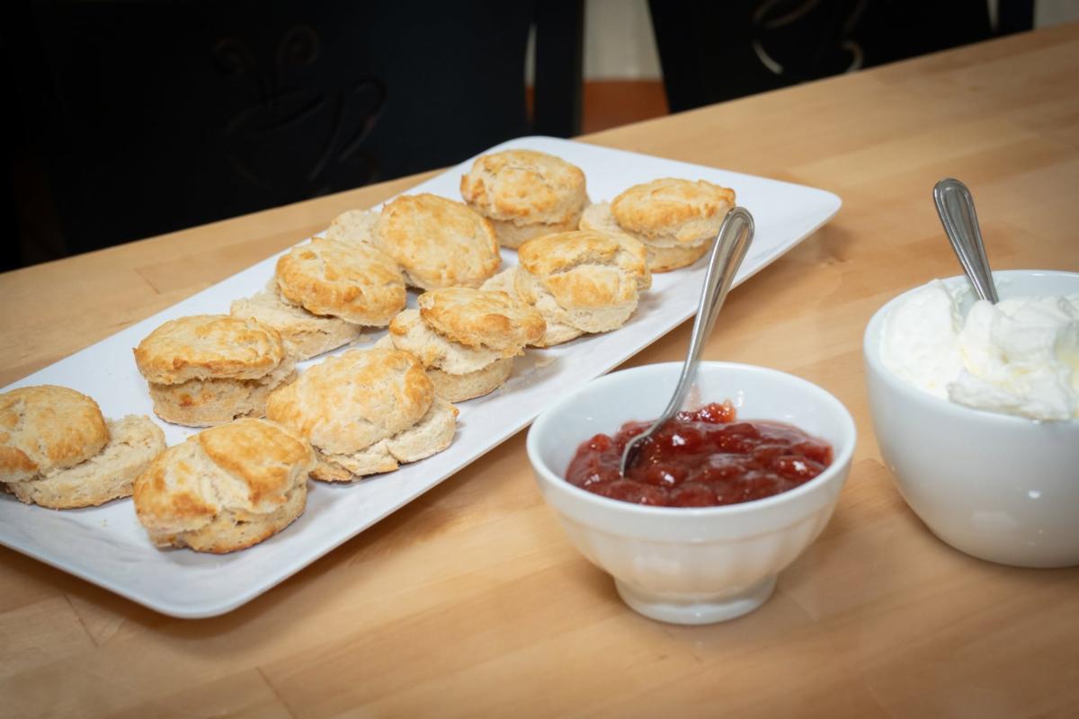Scones with clotted cream & jam