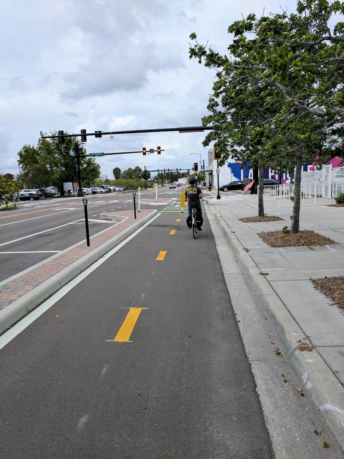 Green Spine Cycle Track Design