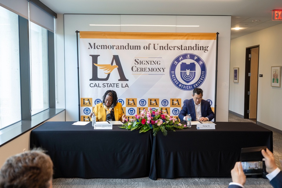 Photo: From left, Cal State LA President Berenecea Johnson Eanes and Binzhou Medical University President Fei Huang.