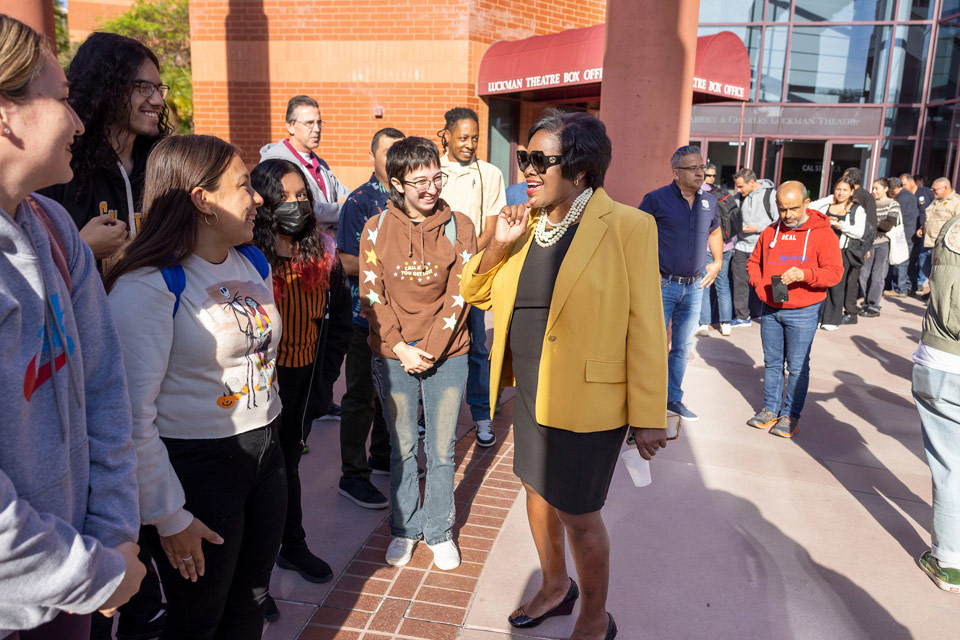 Cal State LA President Berenecea Johnson Eanes speaking to students at the Luckman.