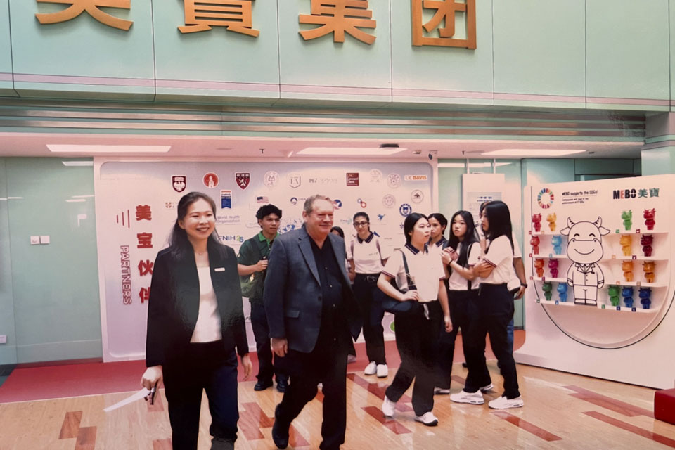College Dean Ron Vogel joined eight nursing students in their summer trip to China. 