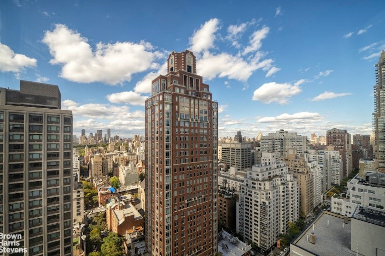 Breathtaking 3 BR CONDO ﻿﻿At The Bristol 200 East 65th Street, Apt. 28N