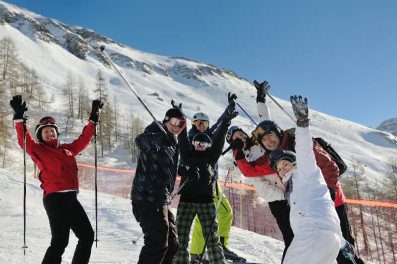 skiing_fun_on_mountain.jpg