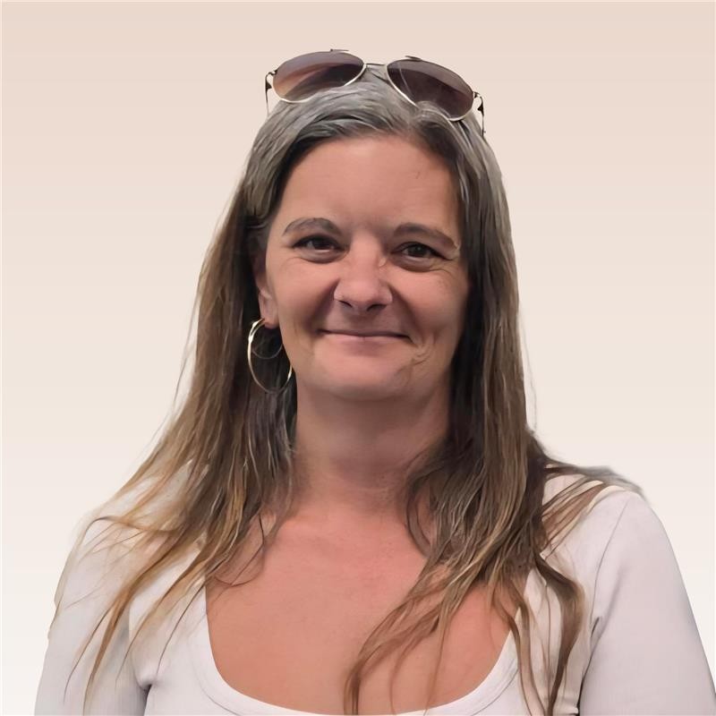 Headshot of Suzie Barker 