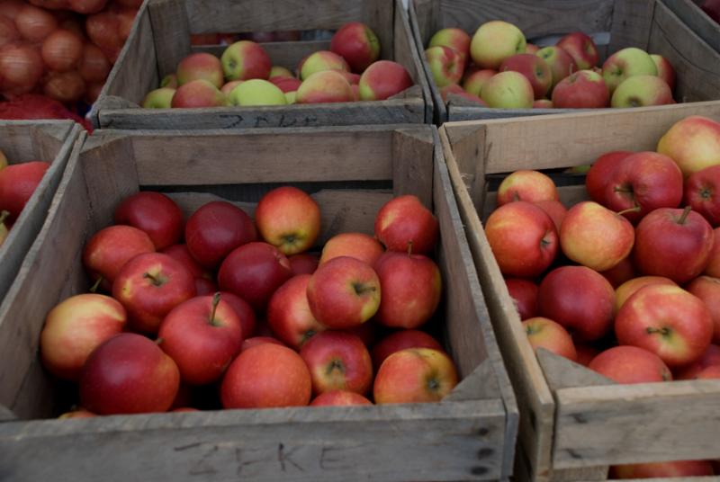 apples_in_boxes.jpg