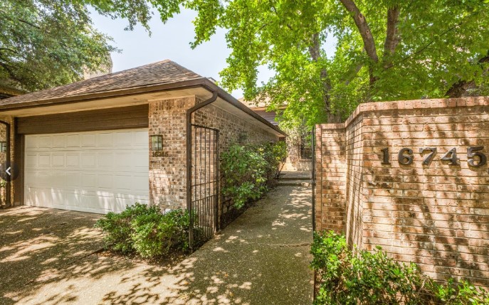 3 Bed 3 Bath 2,621 Sqft 1971 Build | Bent Tree Subdivision - Dallas 75248