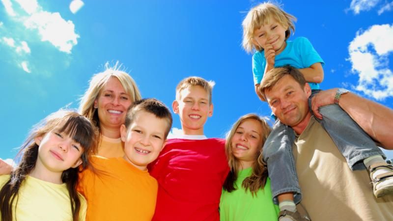 family_kids_many.jpg
