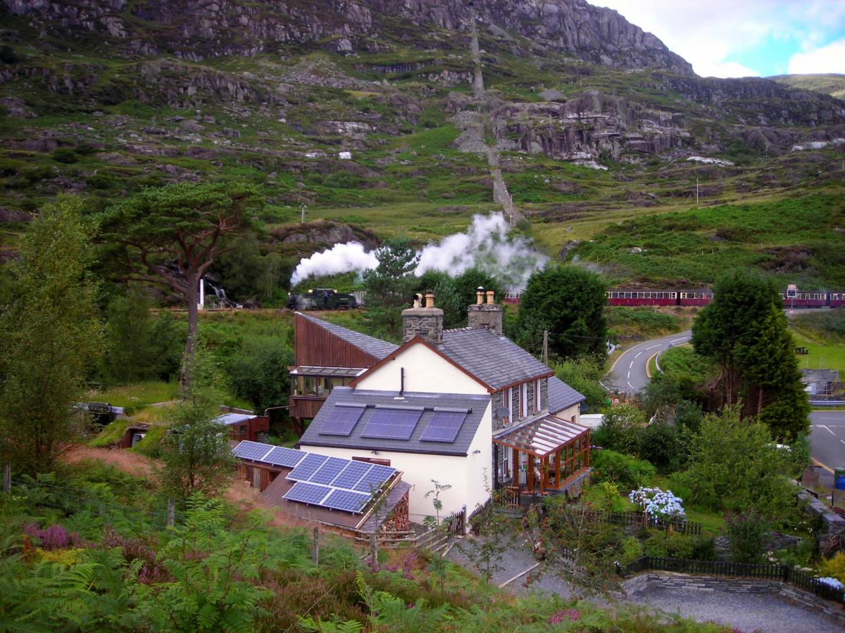 Bryn Elltyd.jpg