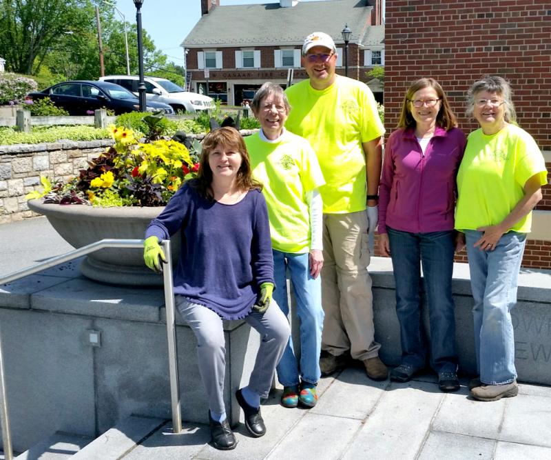 Town Hall planter day May 2019