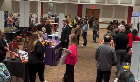 Edu.Expo.Crowd.Photo