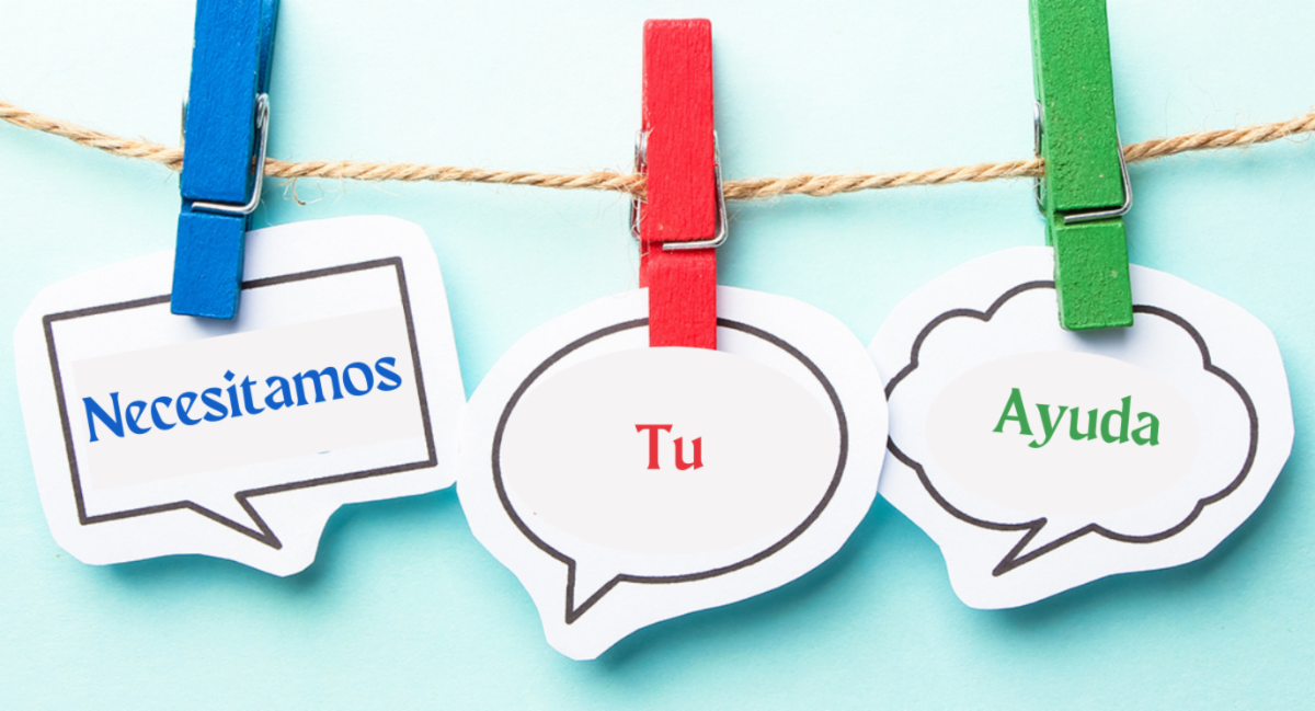Imagen de tres pinches de ropa de colores sosteniendo carteles que dicen te necesitamos