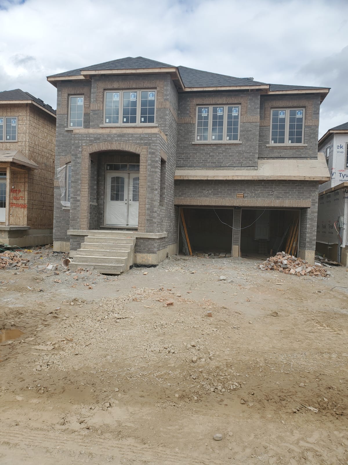 Distressed Sale Detached Home In Shelbuern!! Estates Home In Kleinburg