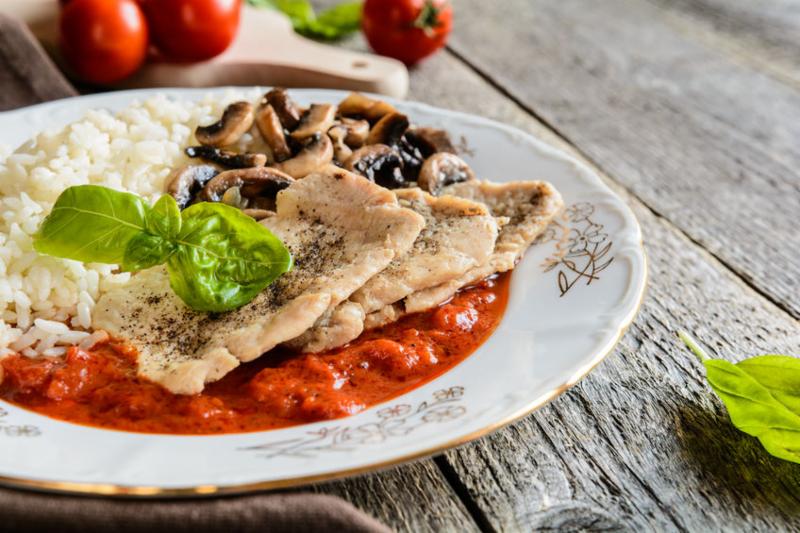 Plated-food-with-garnish