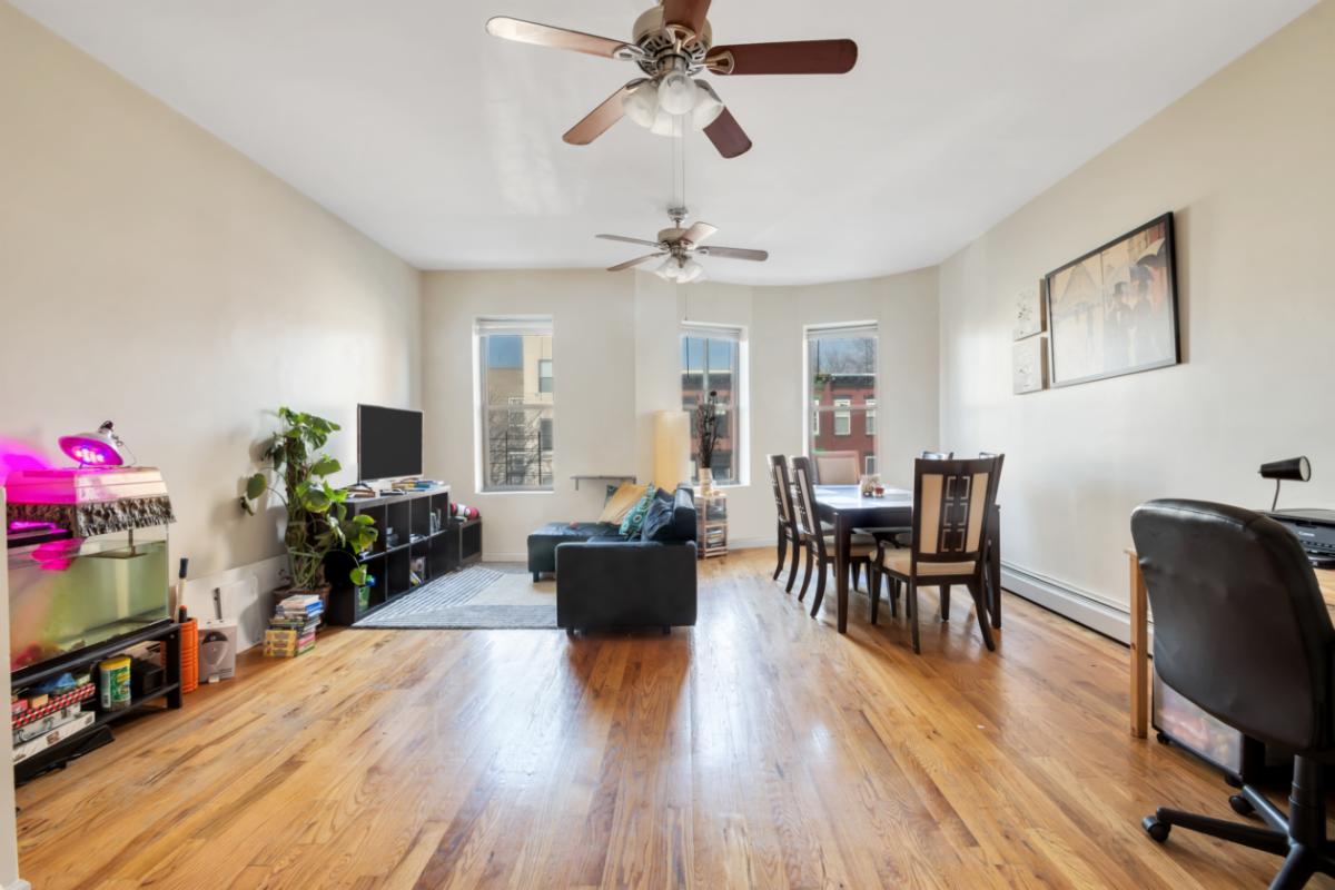 **INVESTMENT EDITION 3,4,8 Units and mixed use buildings for sale