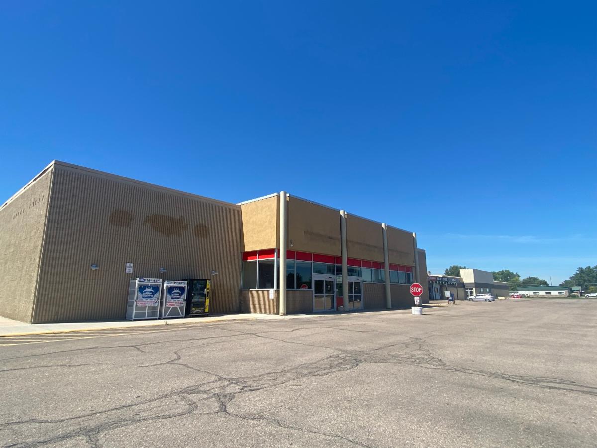 What’s Happening with the Holdrege HyVee?