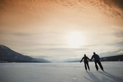 hand-holding-skaters.jpg
