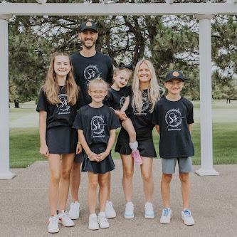 Sutton Smith and her family posing at the event