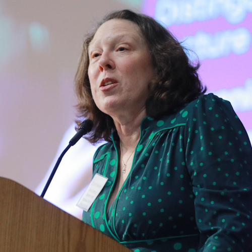 Dr Kim Nielsen 