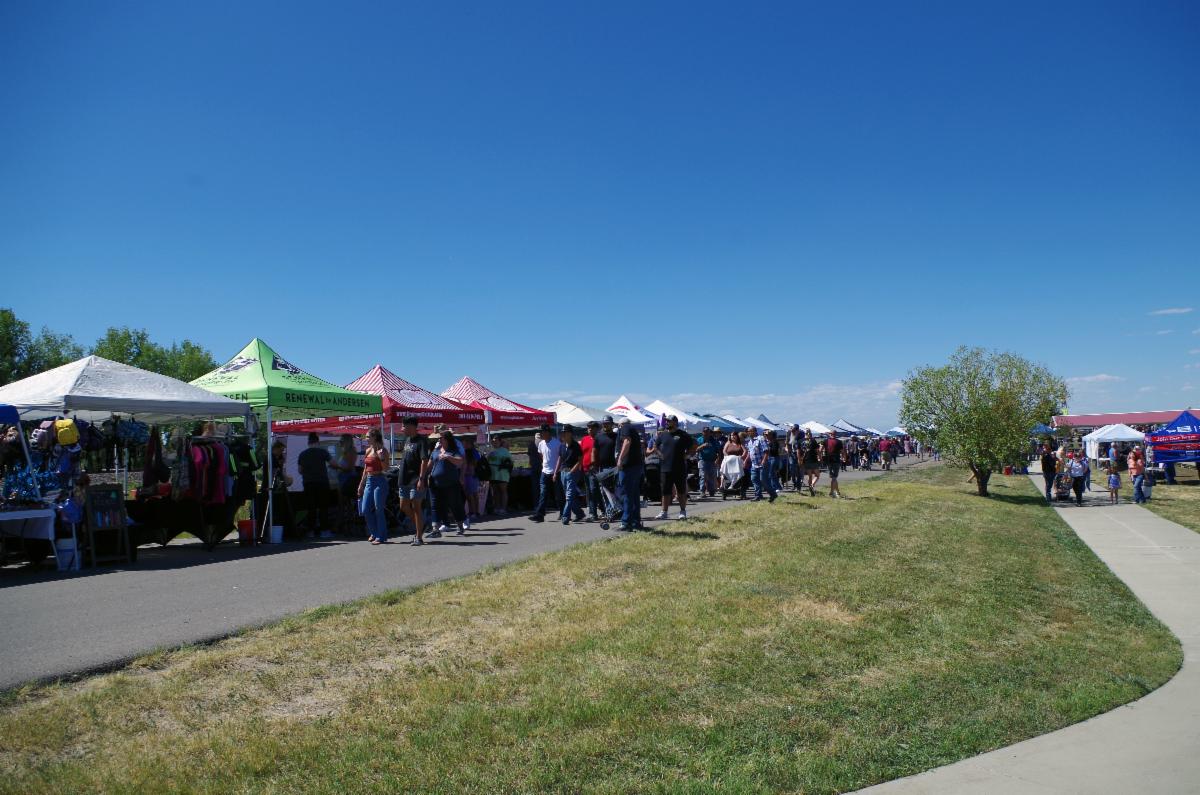 Vendor street fair at Bennett Days