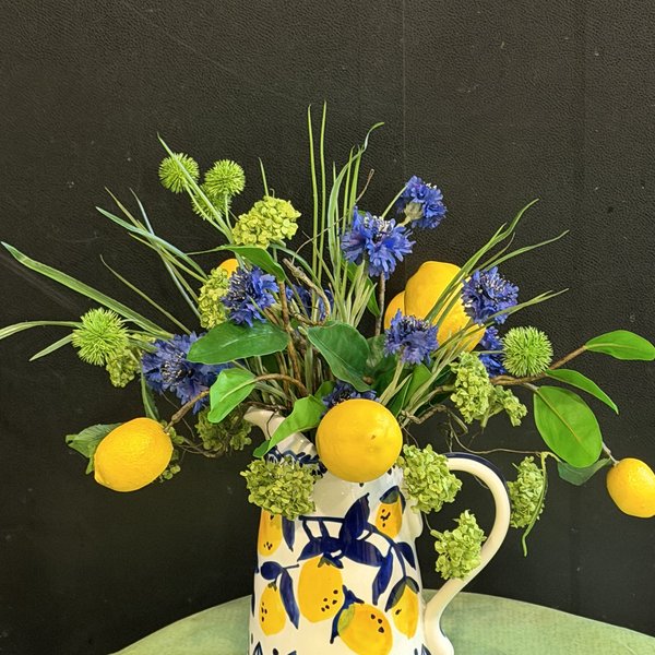 Mug arrangement