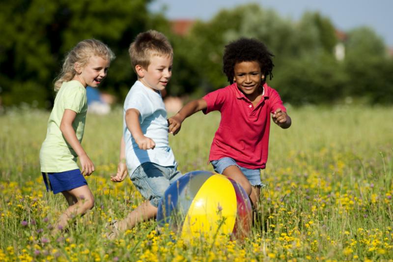 kids_playing_with_ball.jpg