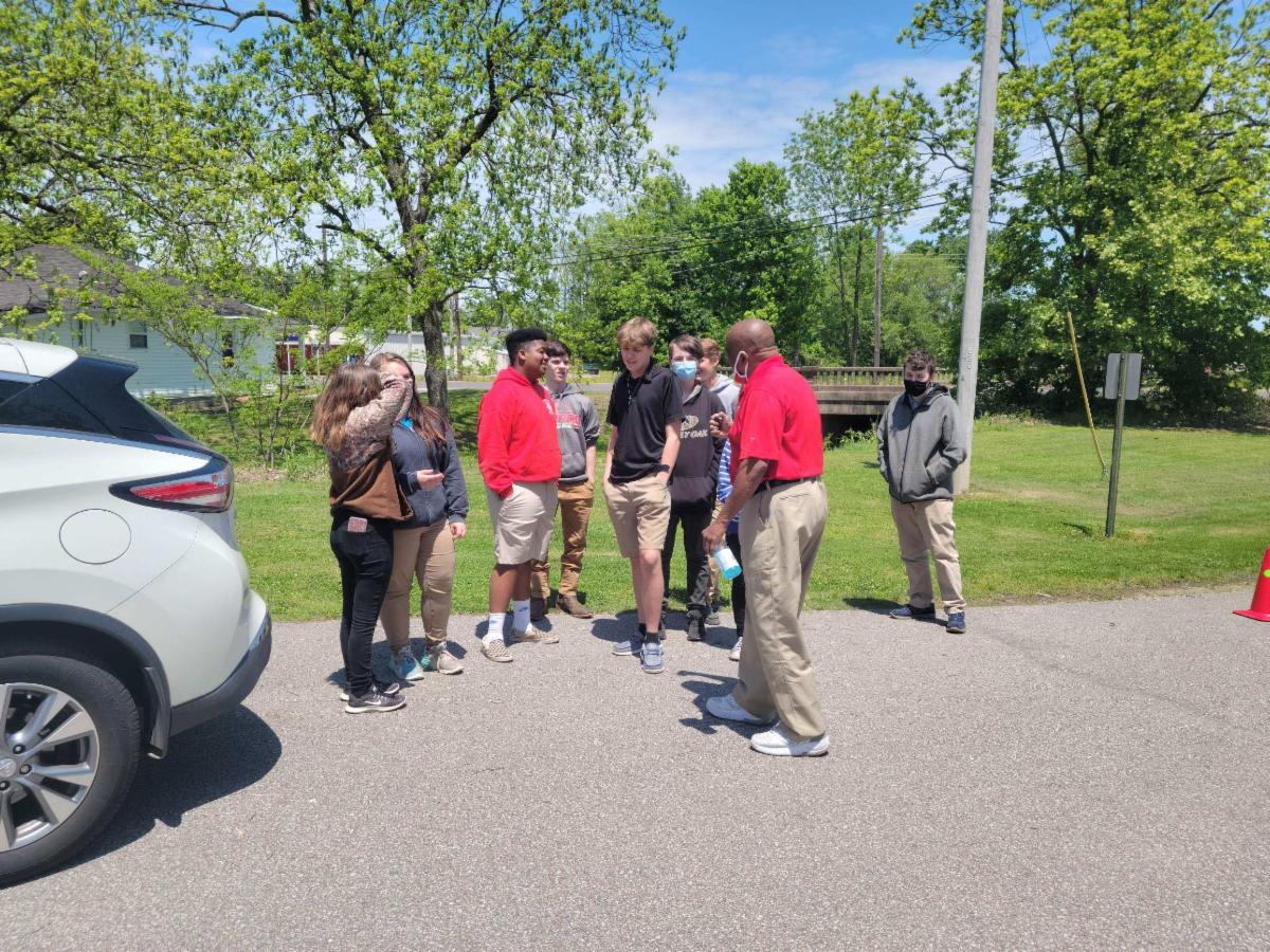 Kevin Davis with Ozark Motor Lines talks with students at Bradford High School