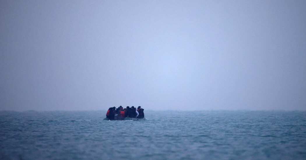 An image of migrants on a raft leaving France for the United Kingdom. Photo credit: bq3anews.com
