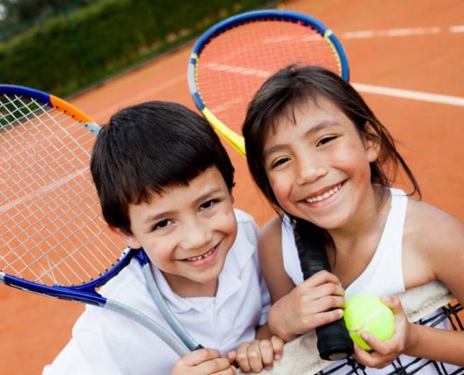 young_tennis_players_court.jpg