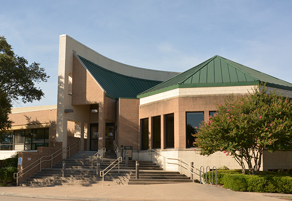 Schimelpfenig Library exterior