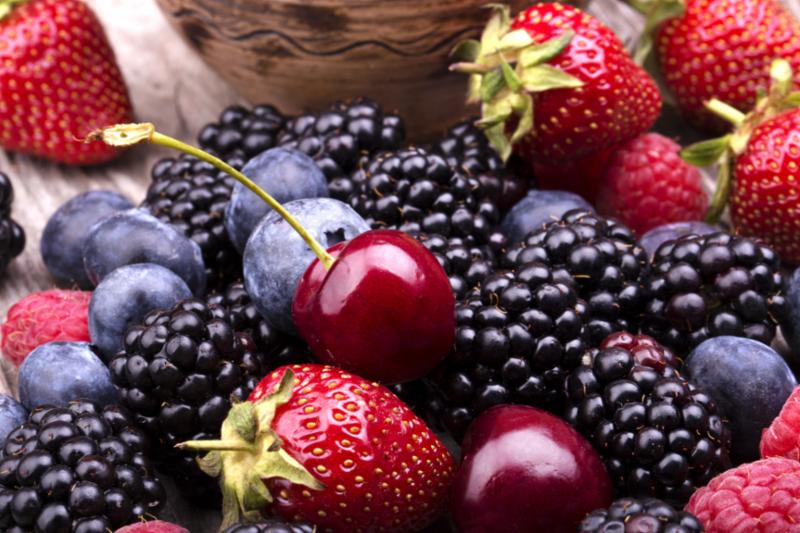 berries_on_table.jpg