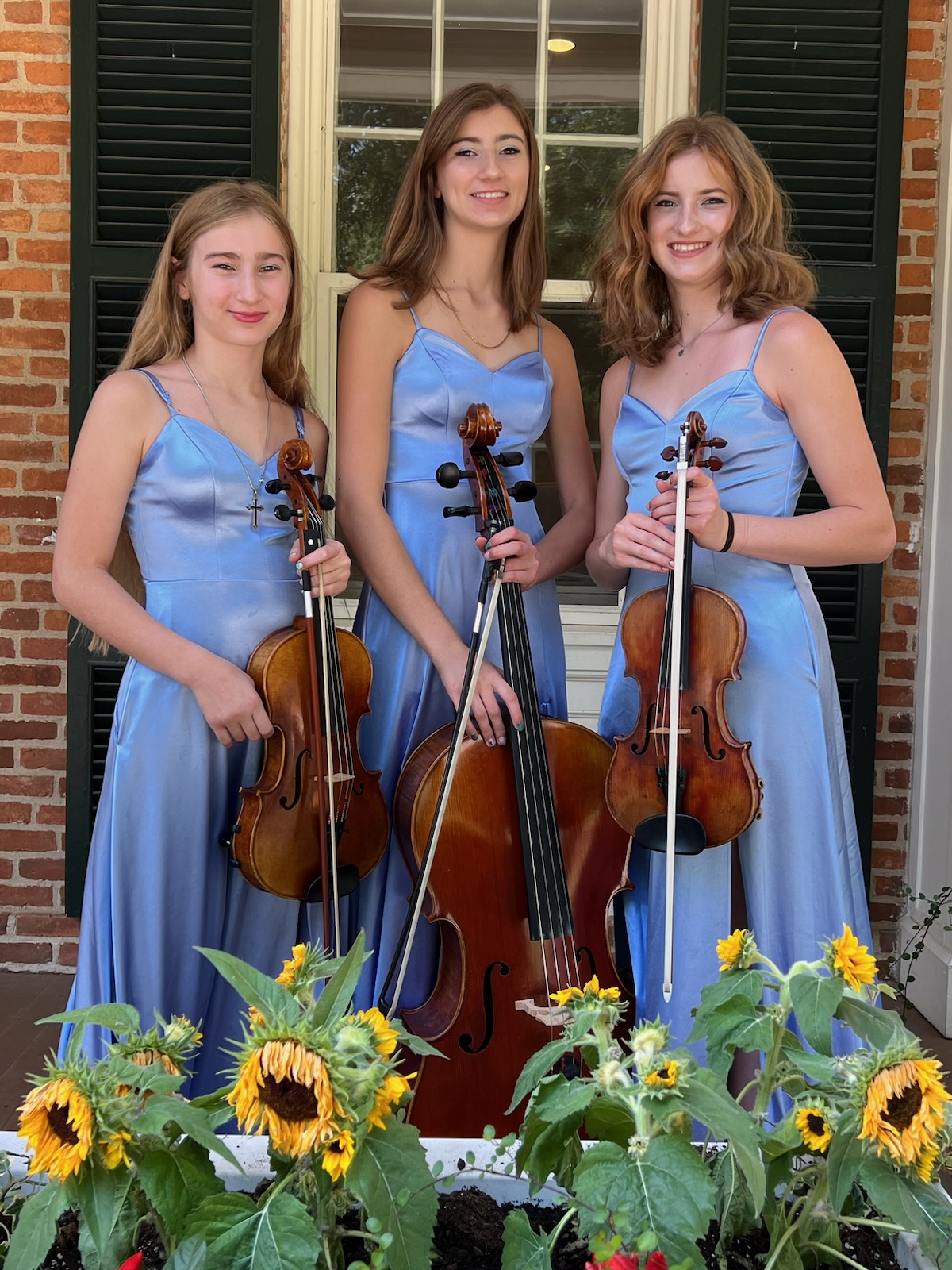 Black Pearl Trio Radovic sisters
