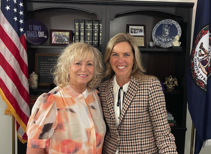  फ़र्स्ट लेडी < स्पैन ट्रांसलेट=