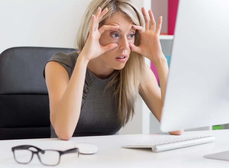 woman_worry_laptop.jpg