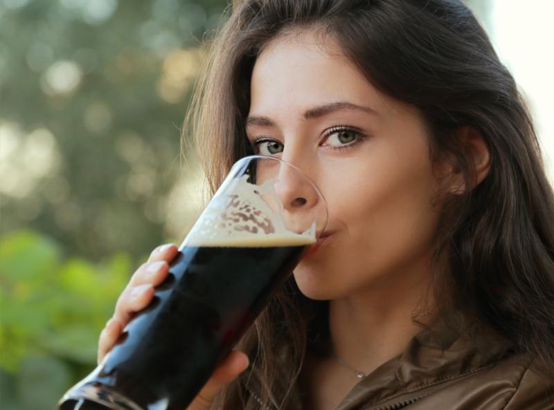 woman_beer_outside.jpg