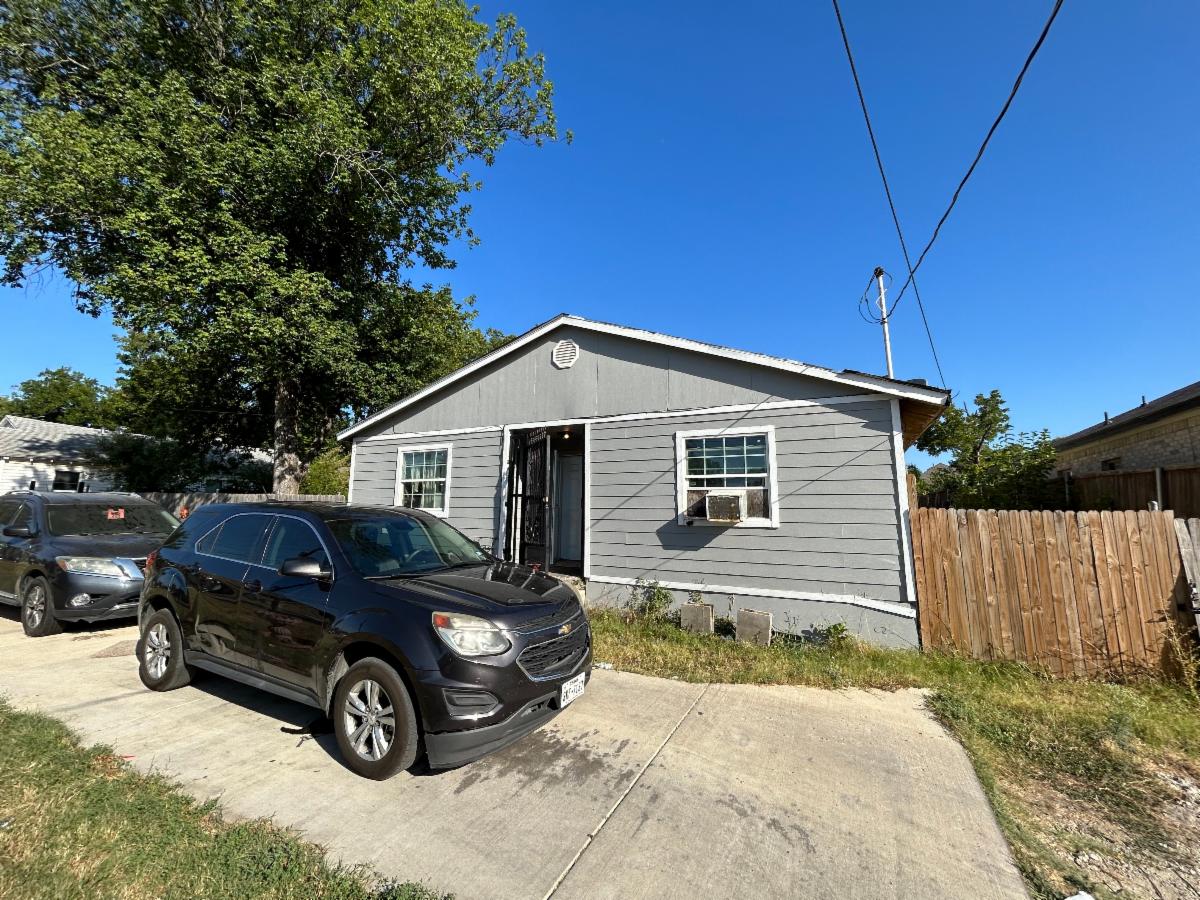🏠 Flip Opportunity Cedar Crest 75216 🏠