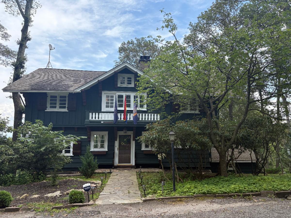 Overlook Manor