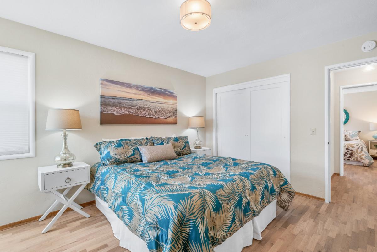 Coveted Seabright, Santa Cruz! 1Level home on huge parcel!