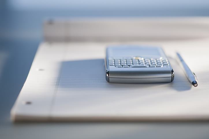 smartphone_notebook.jpg