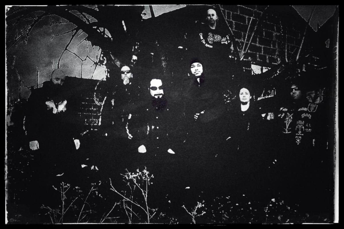 TELOCH VOVIN band photo by Mousie Dixon