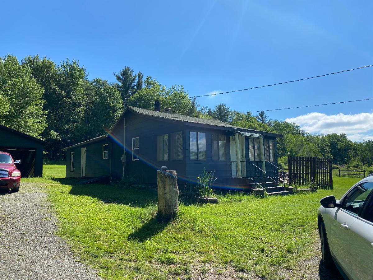 📸 📸 PHOTOS ARE IN Great Investment Opportunity in Hawley, PA! 📸 📸