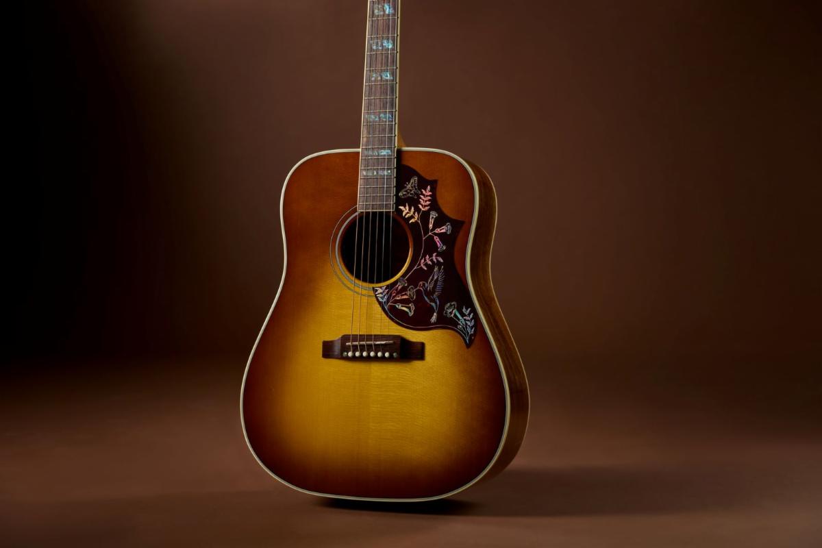 Gibson Custom Hummingbird Elegant Koa Honey Burst