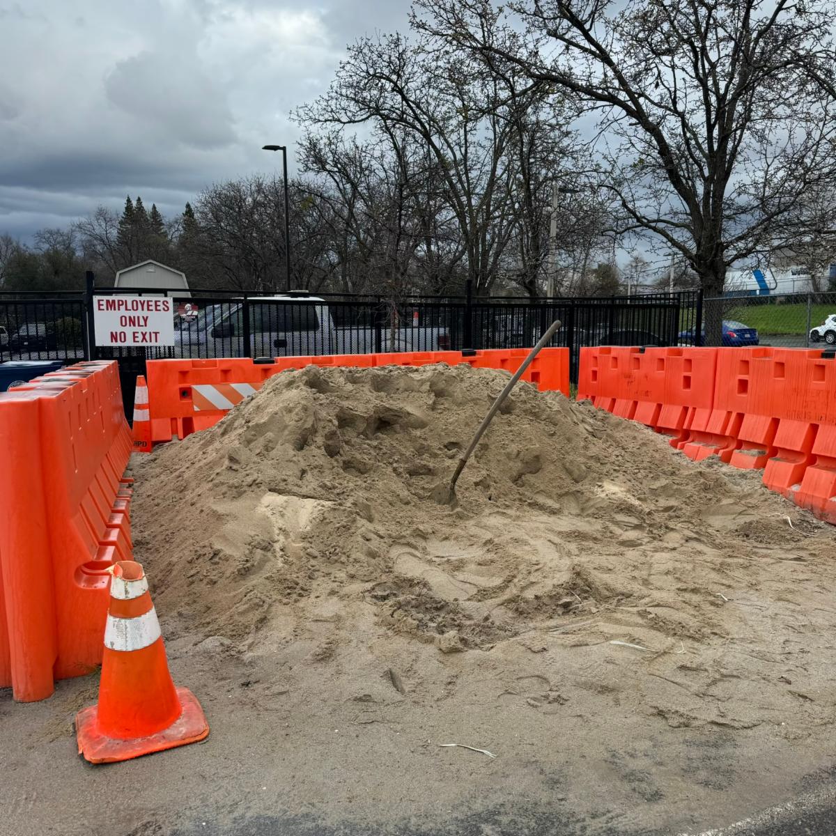 Self-serve sandbag station