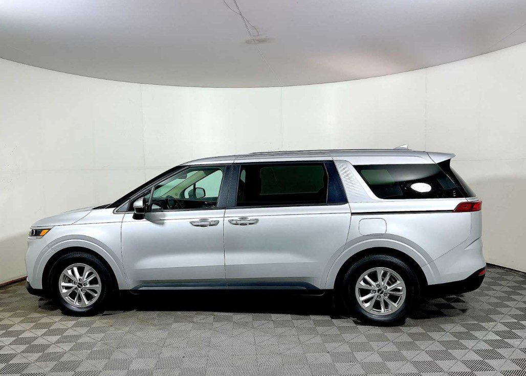 Kia Carnival Van